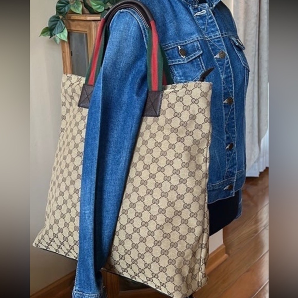 ♥️ GUCCI SHOULDER BAG  EUC! ❤️